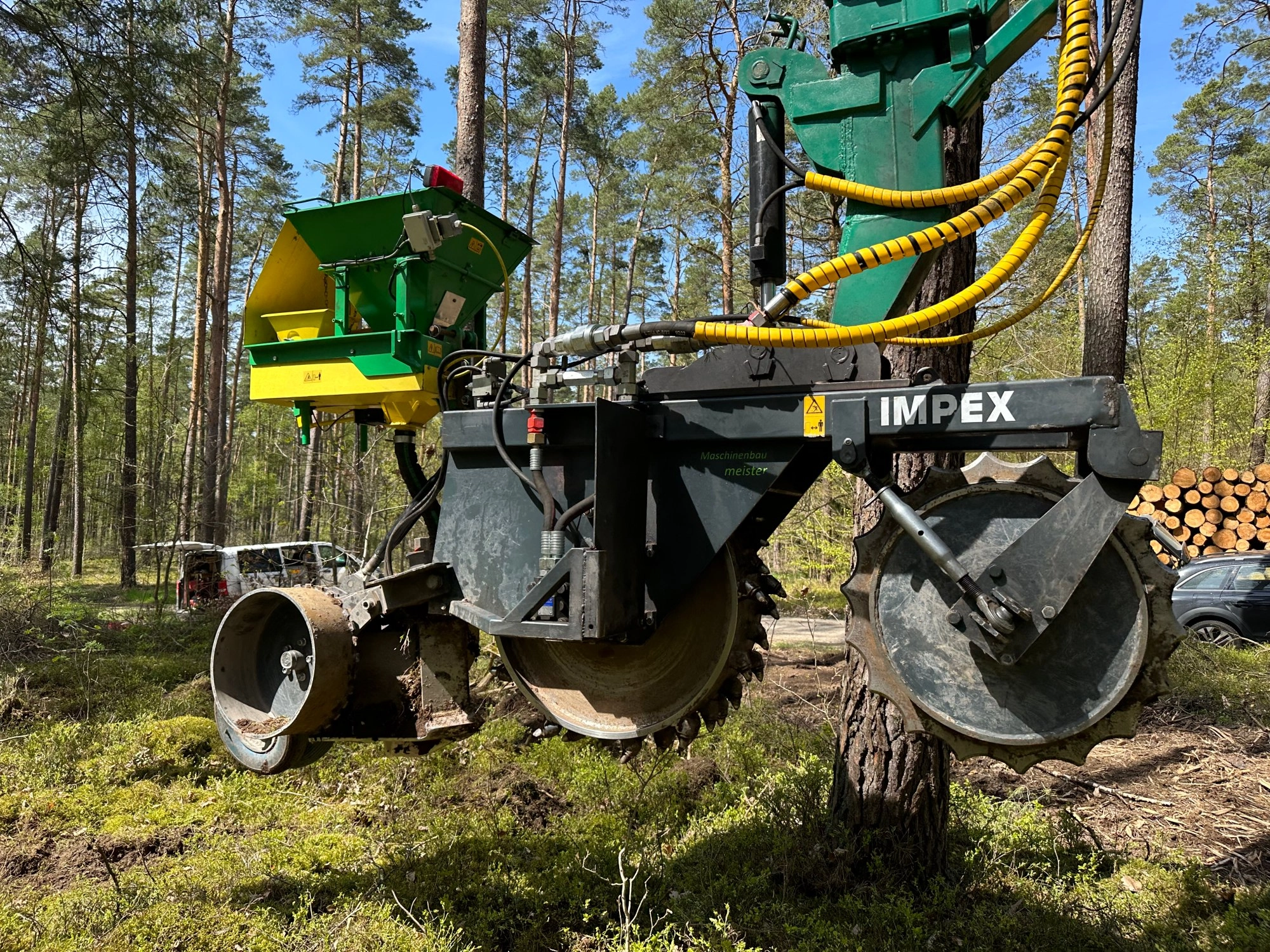 <i class='icon-impex'></i><h4>HD12000<br>Frässaat-Technik</h4>